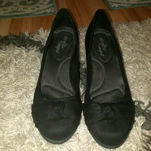 Black wedge shoes